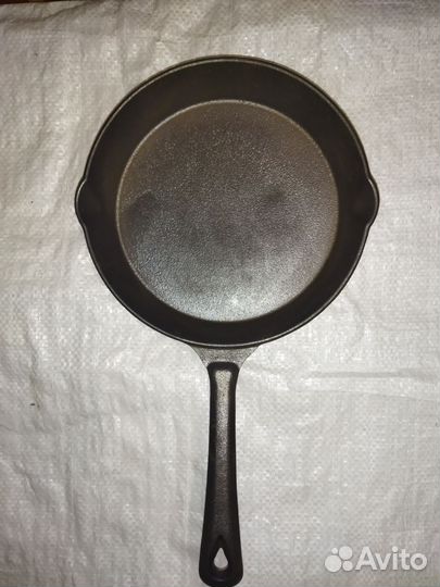 Сковородка чугунная