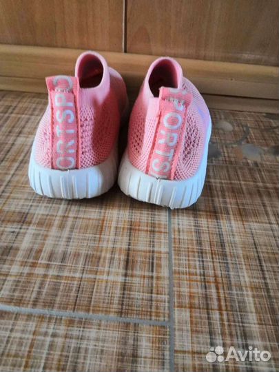 Кроссовки для девочки