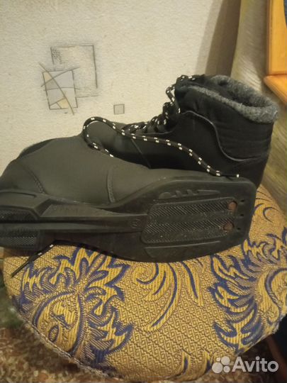 Лыжные ботинки