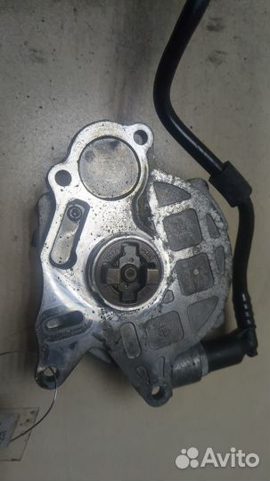 Насос вакуумный Skoda Yeti, 2010