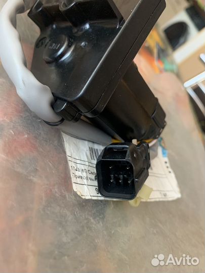 Привод выключателя замка двери пер.пр. Хендай