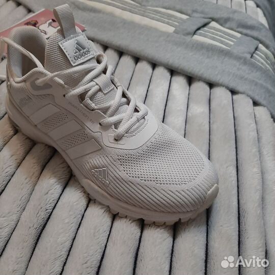 Кроссовки женские adidas