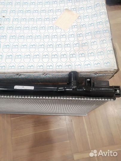 Радиатор Sorento 02-09 termal 336773T