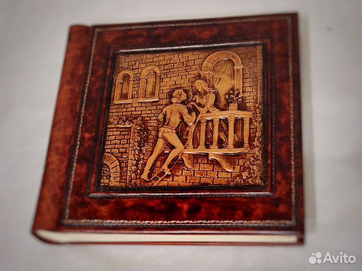 Итальянский кожаный фотоальбом «Ромео и Джульетта»