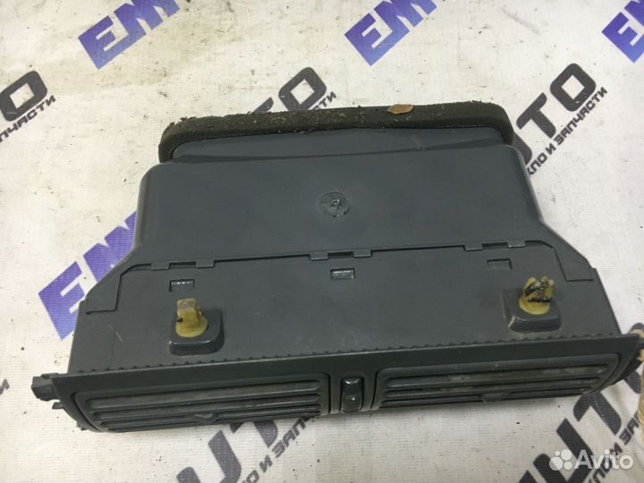 Дефлектор воздушный центральный Дэу Нексия