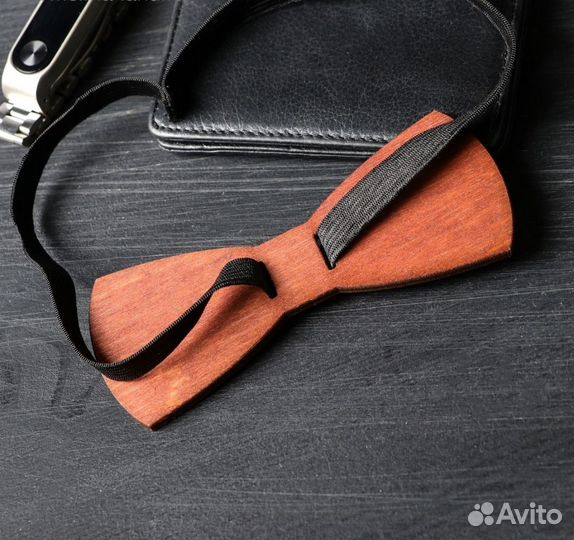 Галстук бабочка деревянная