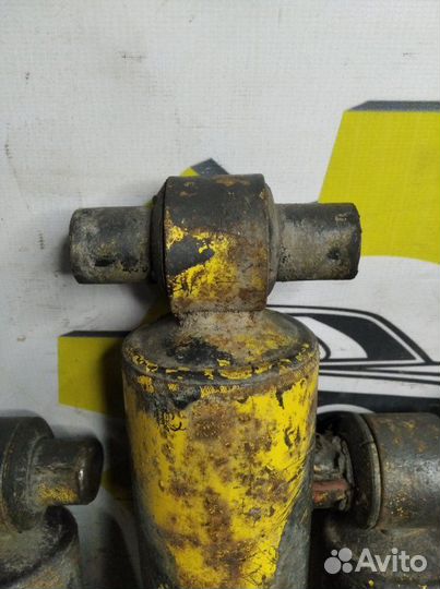 Амортизатор задний Volvo Vnl 670 тягач седельный