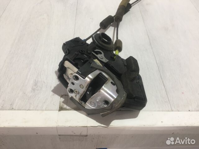 Замок двери lexus IS350 3.5 ат седан