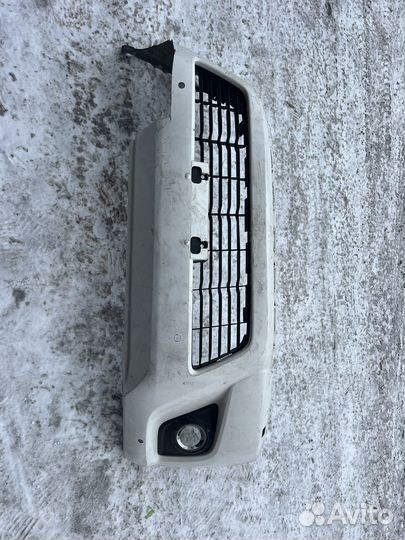 Бампер передний toyota hilux