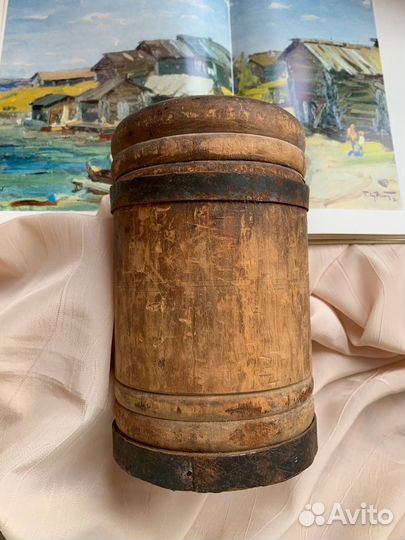 Старинная деревянная баночка