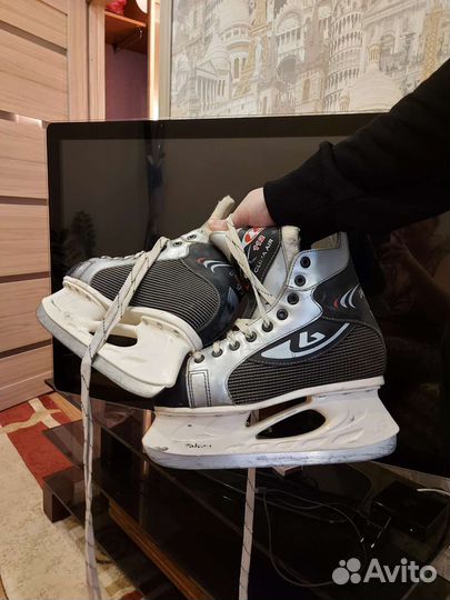 Коньки хоккейные