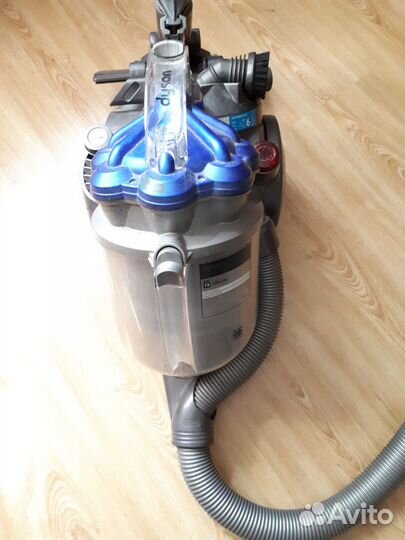 Пылесос dyson Dyson DC19 Allergy б/у