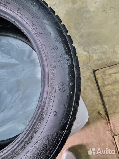 Kumho I'Zen RV Stud KC16 225/55 R18 102T