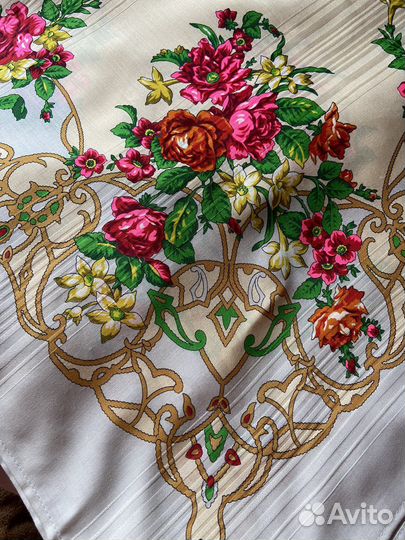 Павловопосадский шерстяной платок