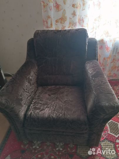 Диваны и кресло бу в хорошем состояние