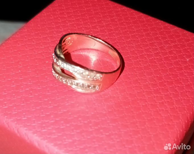 Золотое кольцо с фианитами 585 пробы