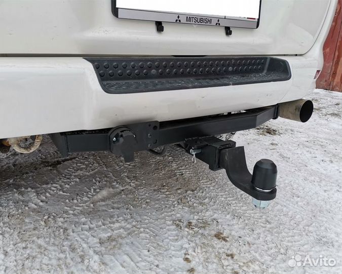 Фаркоп на Mitsubishi Delica (1997-2006г) под квадр