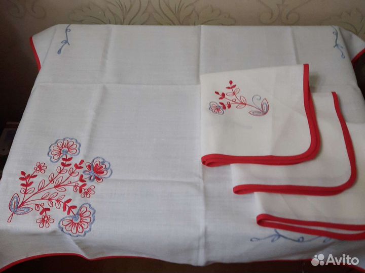 Скатерть с салфетками, лен, новые. СССР