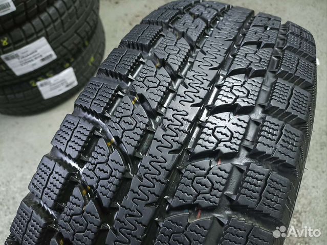 Toyo Observe GSi-5 235/65 R18