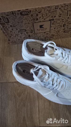 Кроссовки белые 39 размер