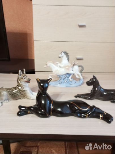Фарфоровые статуэтки