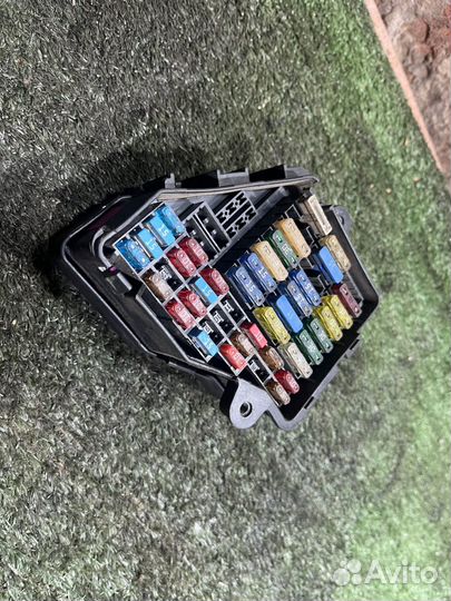 Блок предохранителей Passat B5.B5+