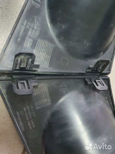 Накладка противотуманной фары Nissan Tiida C11