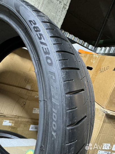 Pirelli P Zero PZ4 285/30 R21 100Y