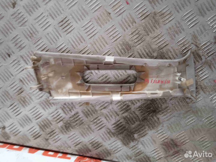 Накладка средней стойки правая Мазда Милления TA5P