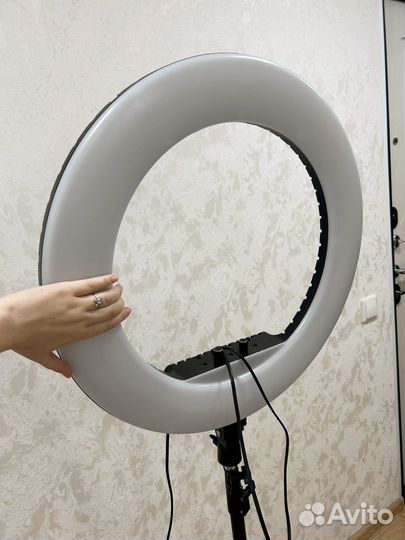 Кольцевая лампа со штативом
