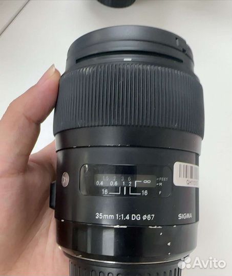 Объектив canon 35mm 1.4