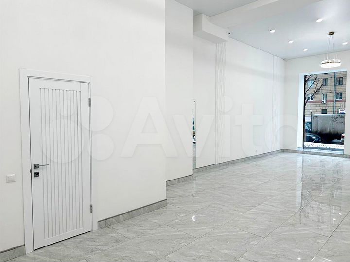 Продается торговое помещение 262м2