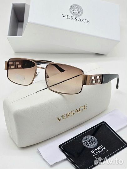 Солнцезащитные очки versace