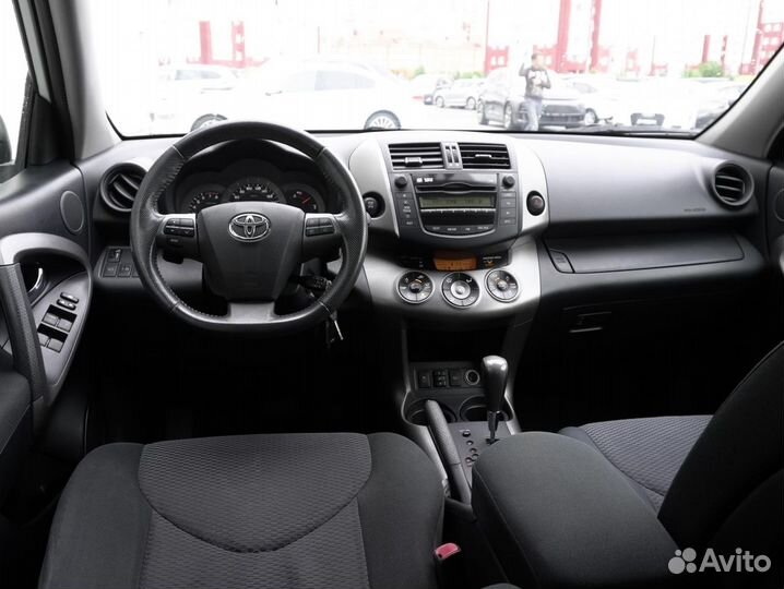 Toyota RAV4 2.0 CVT, 2011, 181 198 км