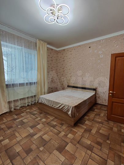 2-к. квартира, 85 м², 1/2 эт.