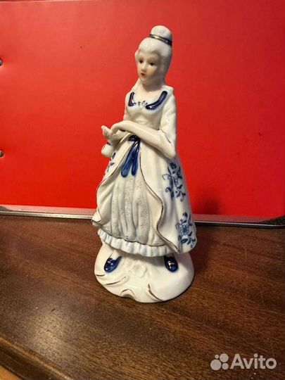 Фарфоровые статуэтки