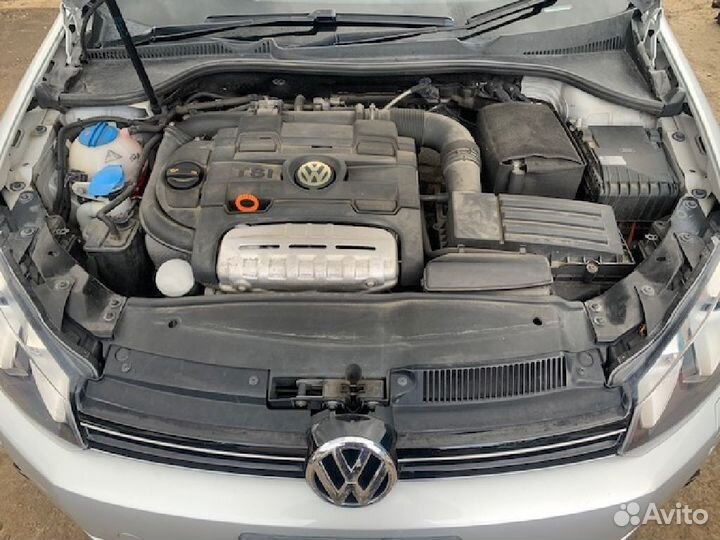 Кожух рулевой колонки на Volkswagen Golf V 1KZ