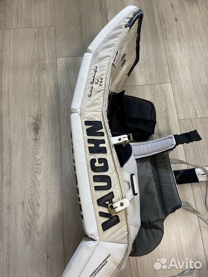 Вратарские щитки vaughn VE8