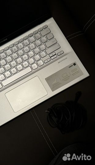 Asus VivoBook 14