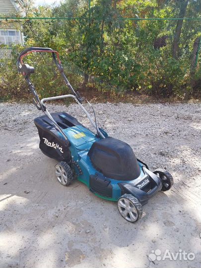 Газонокосилка самоходная