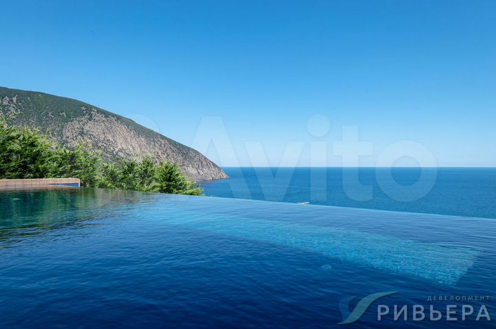 Дом 565 м² на участке 6,5 сот.