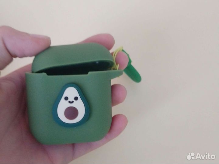 Продам чехол от Airpods