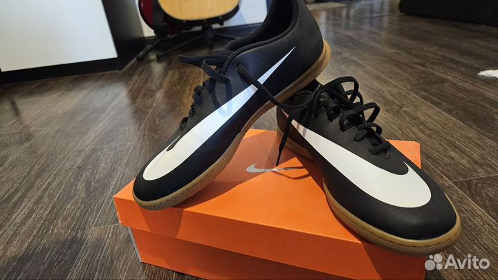 Футзалки Nike Bravata II