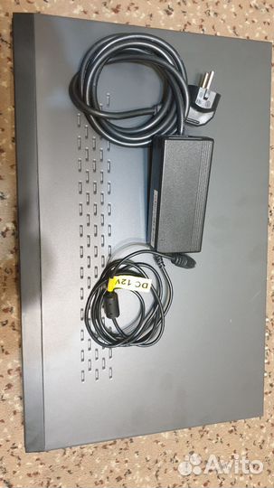 Видеорегистратор Hikvision DS-7208HWI-SH