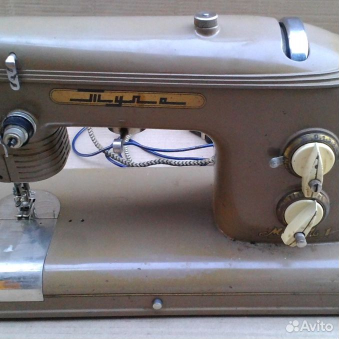 Швейная машинка тула модель. Швейная машина Тула 1. Швейная машинка Парадиз 1960г. Швейная машинка Тула модель 1. Электрическая швейная машинка Тула.