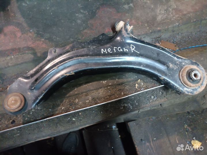 Правый рычаг Renault Megane 2