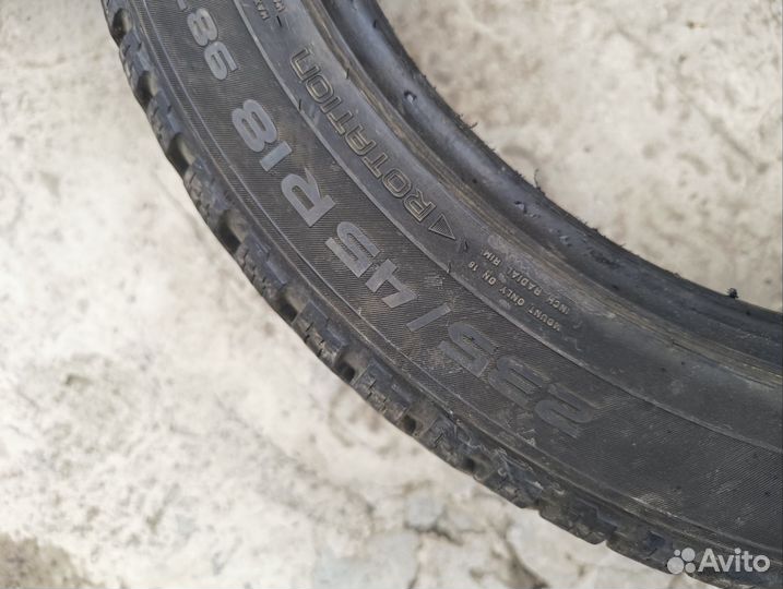 Triangle Snowlink TWT02 235/45 R18 98R