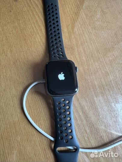 Часы apple watch 4 44 mm nike