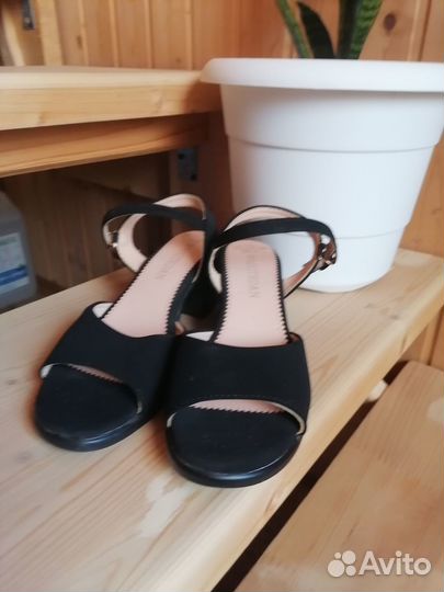 Бархатные босоножки