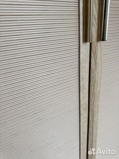 Шкаф с зеркалом